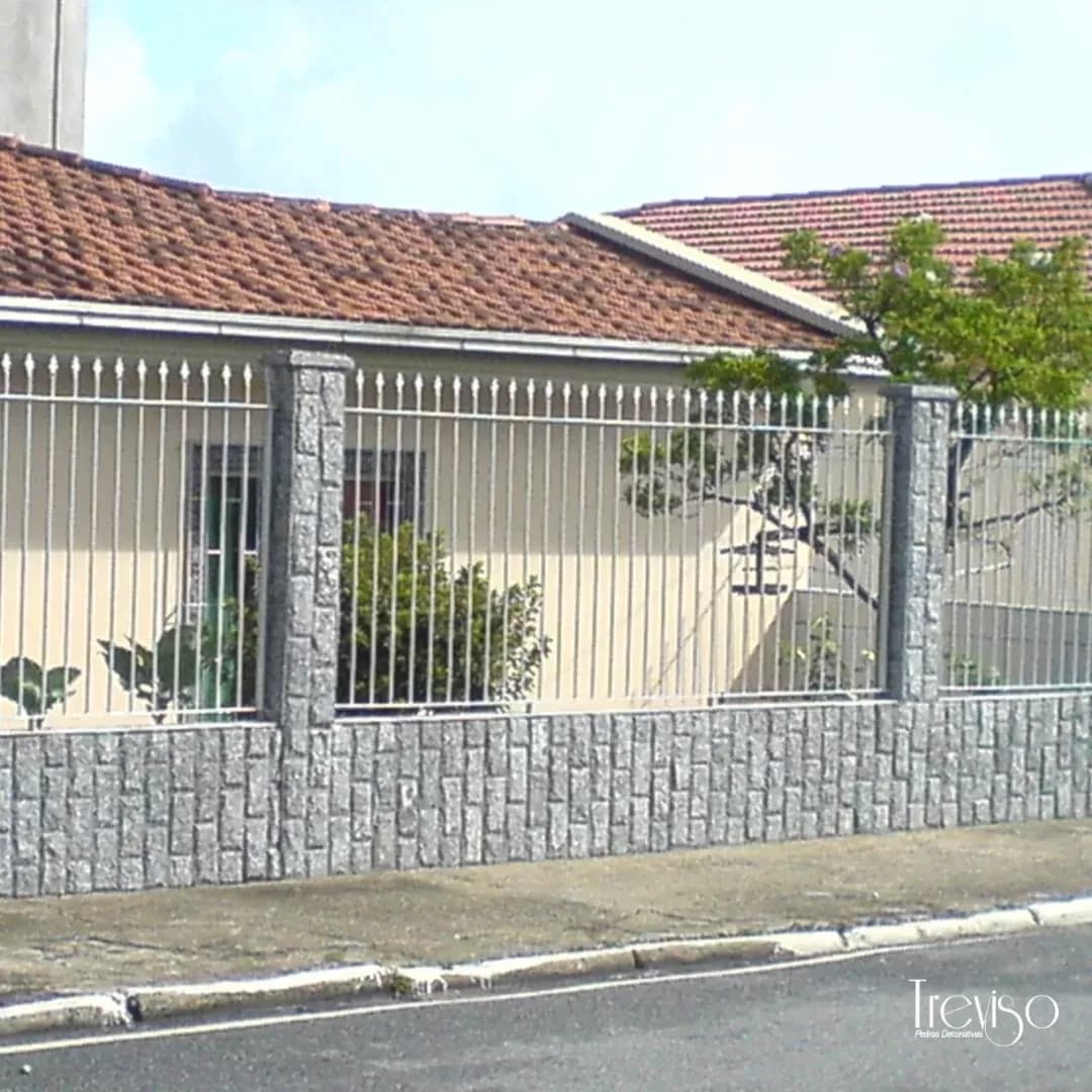 Miracema Cinza Almofadada 11.5×23